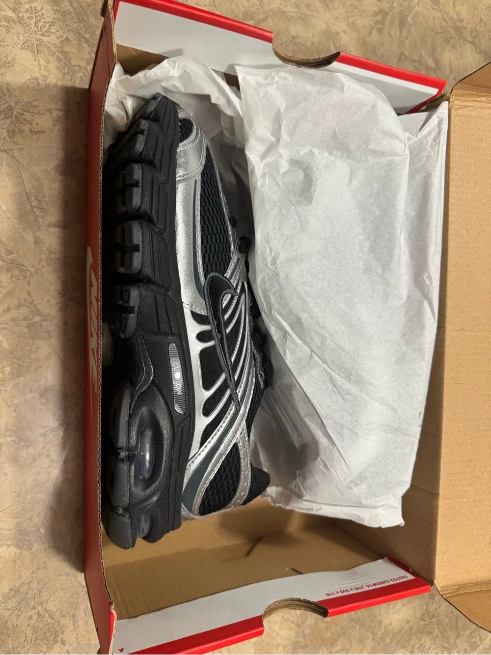 Nike air max moto 2K Black and Silver Mesh Lace-Up Sneakers